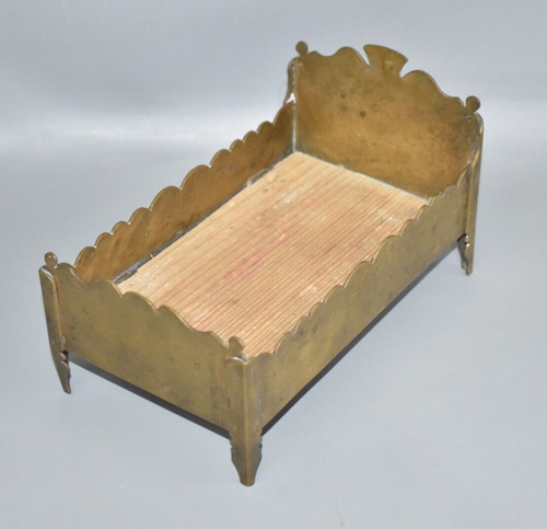 Antico letto per bambole - , in