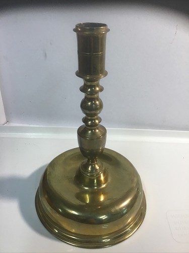 Antico candelabro fondo