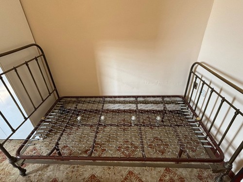 Letto antico singolo ottone - in,